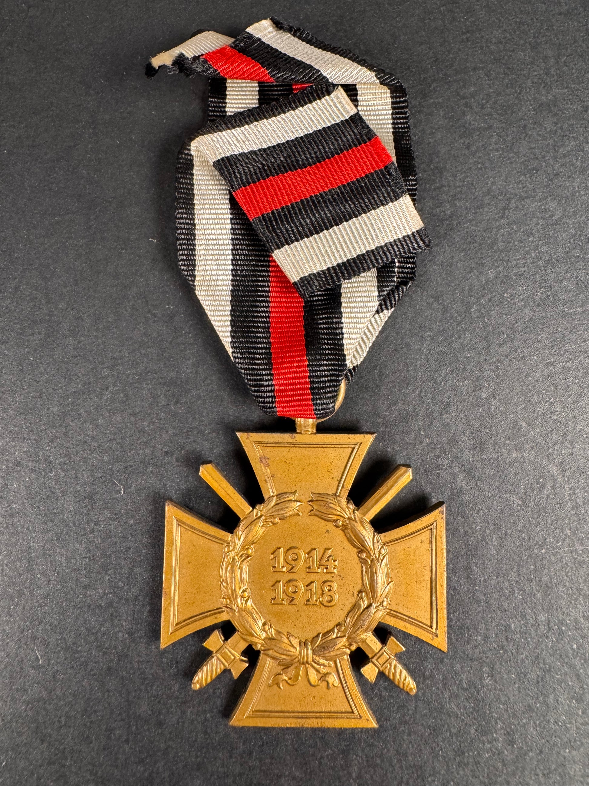 Photo 1 of WW2 German Honour Cross of the World War 1914 - 1918 Medal Maker Mark 7 RV - collectible militaria item