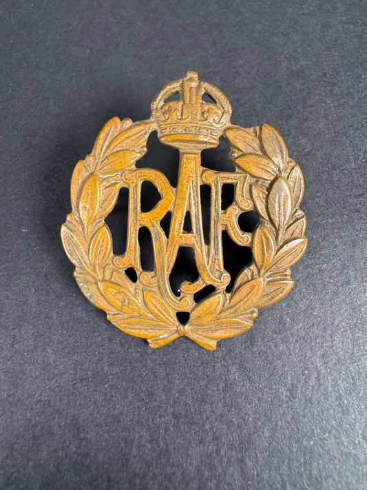 Photo 1 of WW1 British Royal Air Force RAF Cap Badge - collectible militaria item