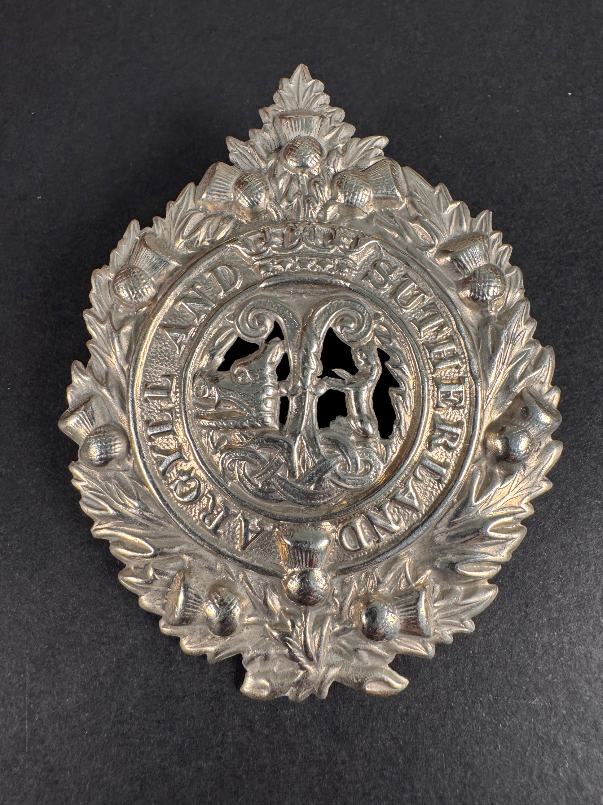 Photo 1 of WW2 British Army Argyll And Sutherland Highlanders Cap Badge - collectible militaria item