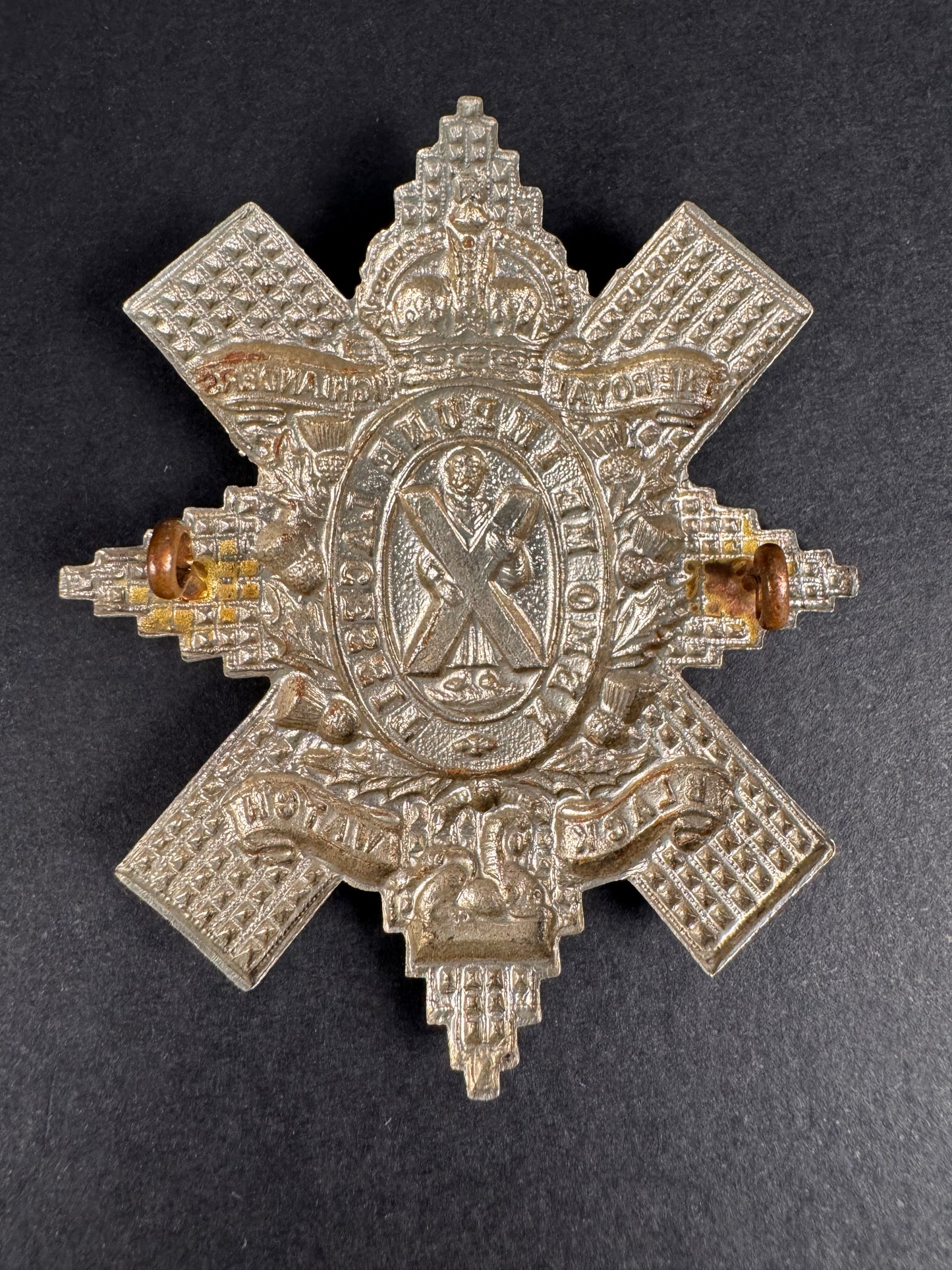 Photo 2 of WW2 British Army The Royal Highlanders Black Watch Cap Badge - collectible militaria item