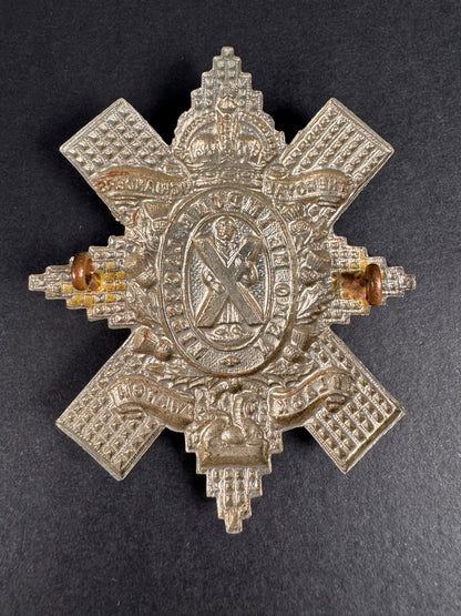 Photo 2 of WW2 British Army The Royal Highlanders Black Watch Cap Badge - collectible militaria item