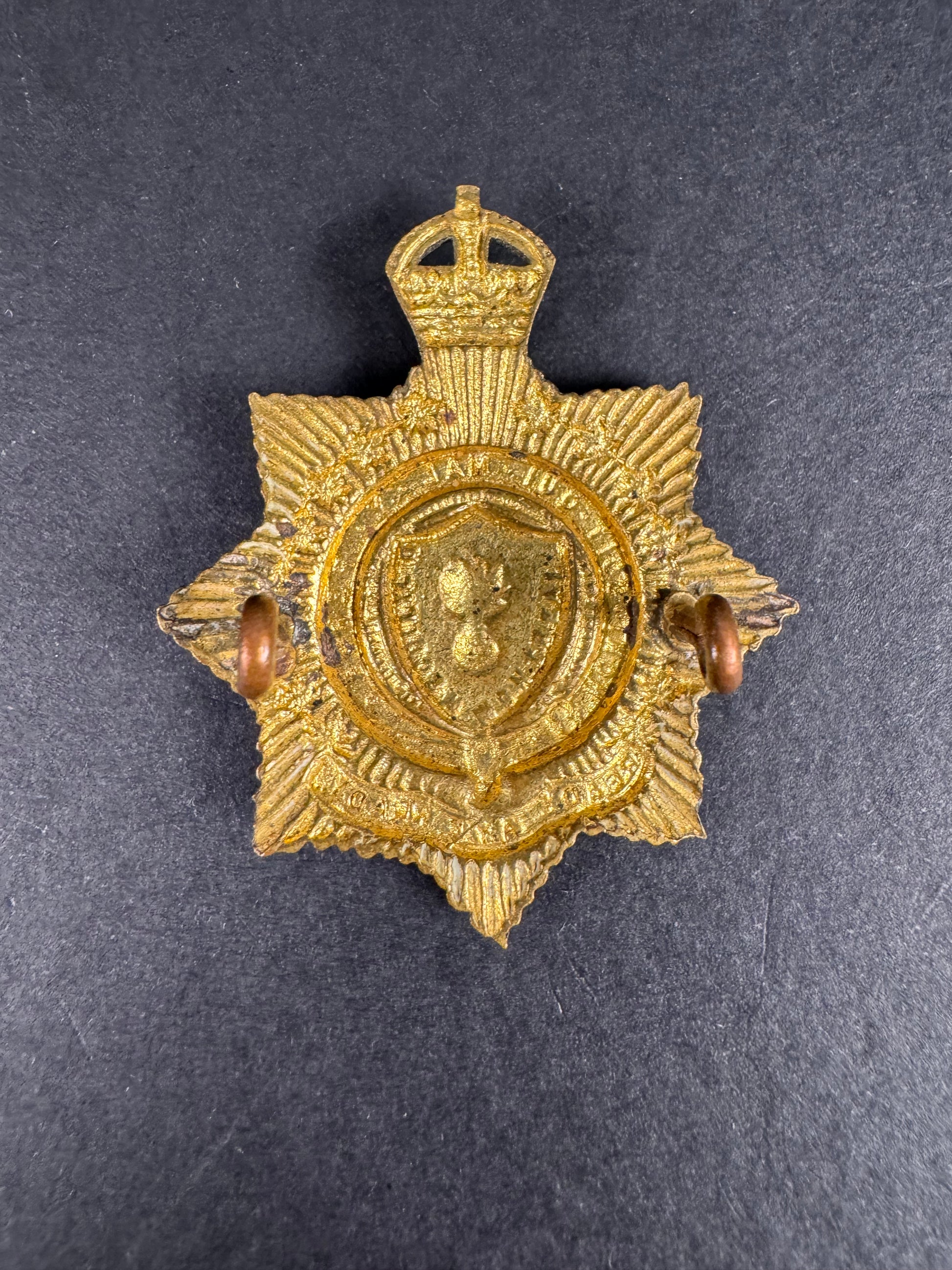 Photo 2 of WW2 Canadian Royal Regiment Toronto Grenadiers Cap Badge - collectible militaria item
