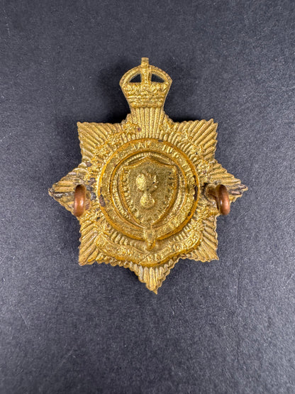 Photo 2 of WW2 Canadian Royal Regiment Toronto Grenadiers Cap Badge - collectible militaria item