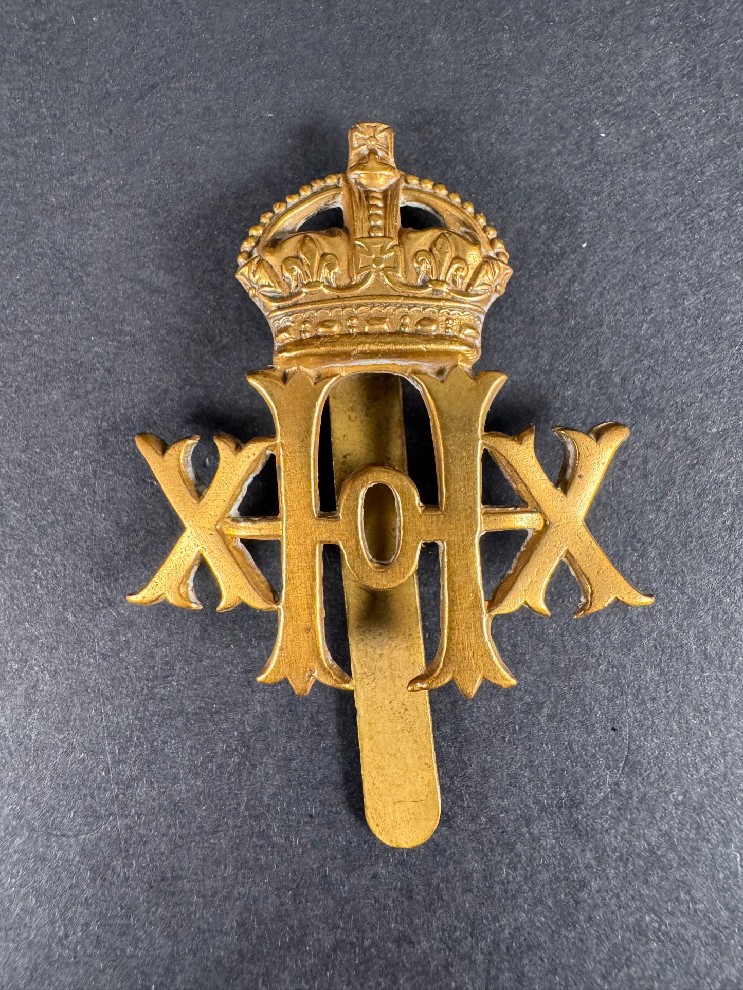 Photo 1 of WW1 British Army XX 20th Hussars Cavalry Cap Badge - collectible militaria item