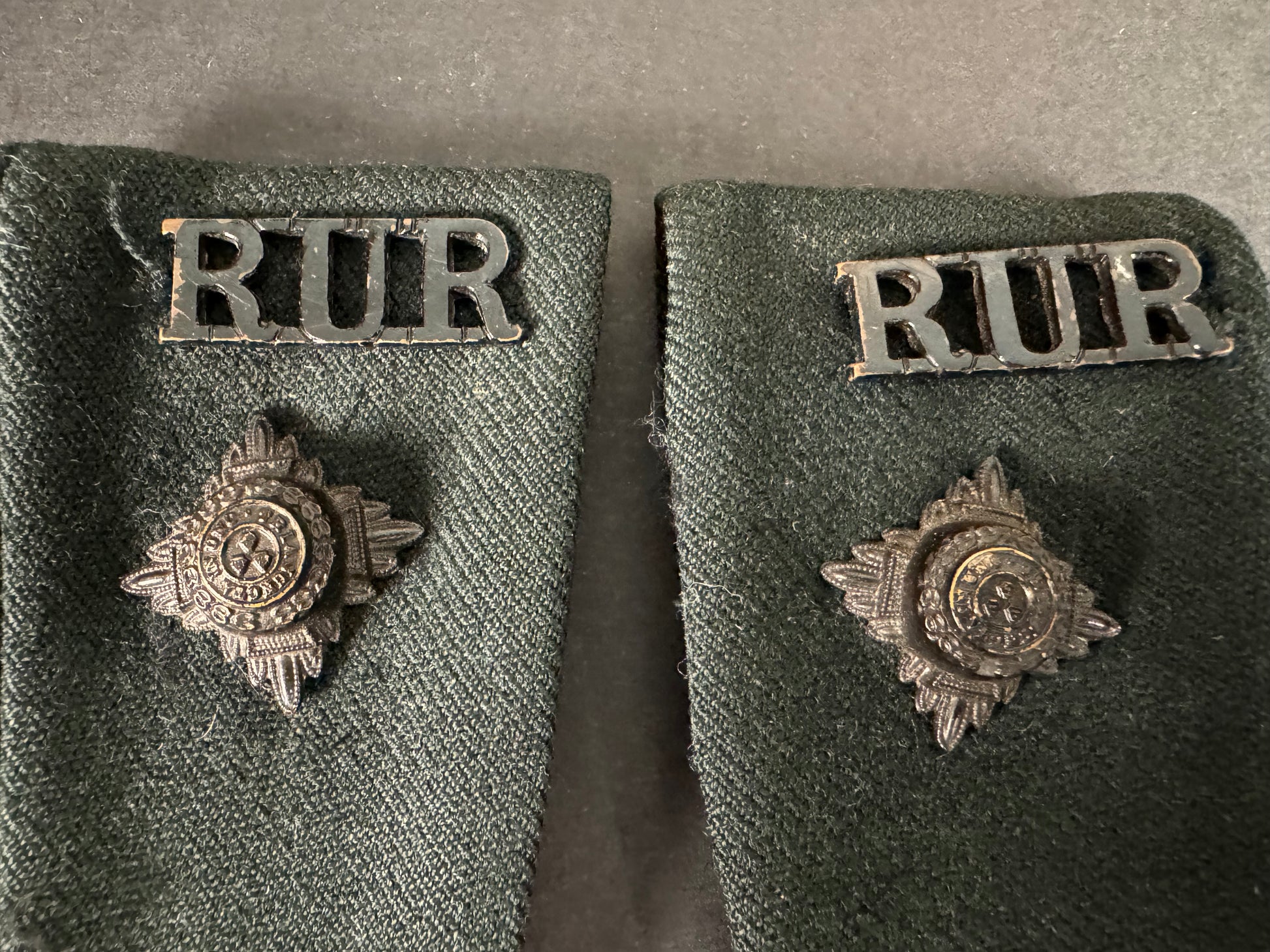 Photo 2 of WW2 British Army Royal Ulster Rifles Officer's Shoulder Rank Slide Epaulettes - collectible militaria item