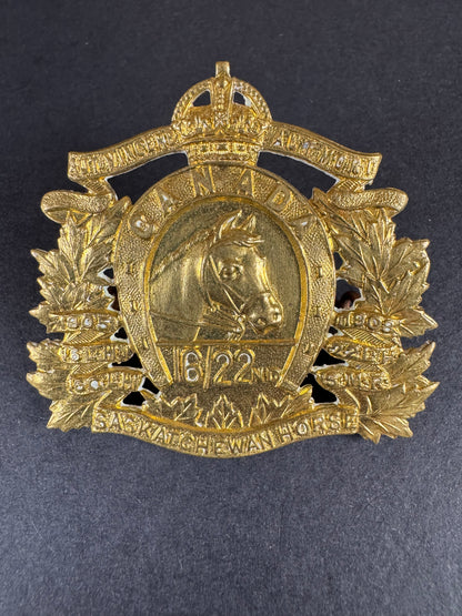 Photo 1 of WW2 Canadian Army 16/22nd Saskatchewan Horse Cap Badge - collectible militaria item