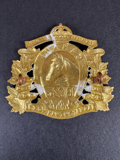 Photo 2 of WW2 Canadian Army 16/22nd Saskatchewan Horse Cap Badge - collectible militaria item