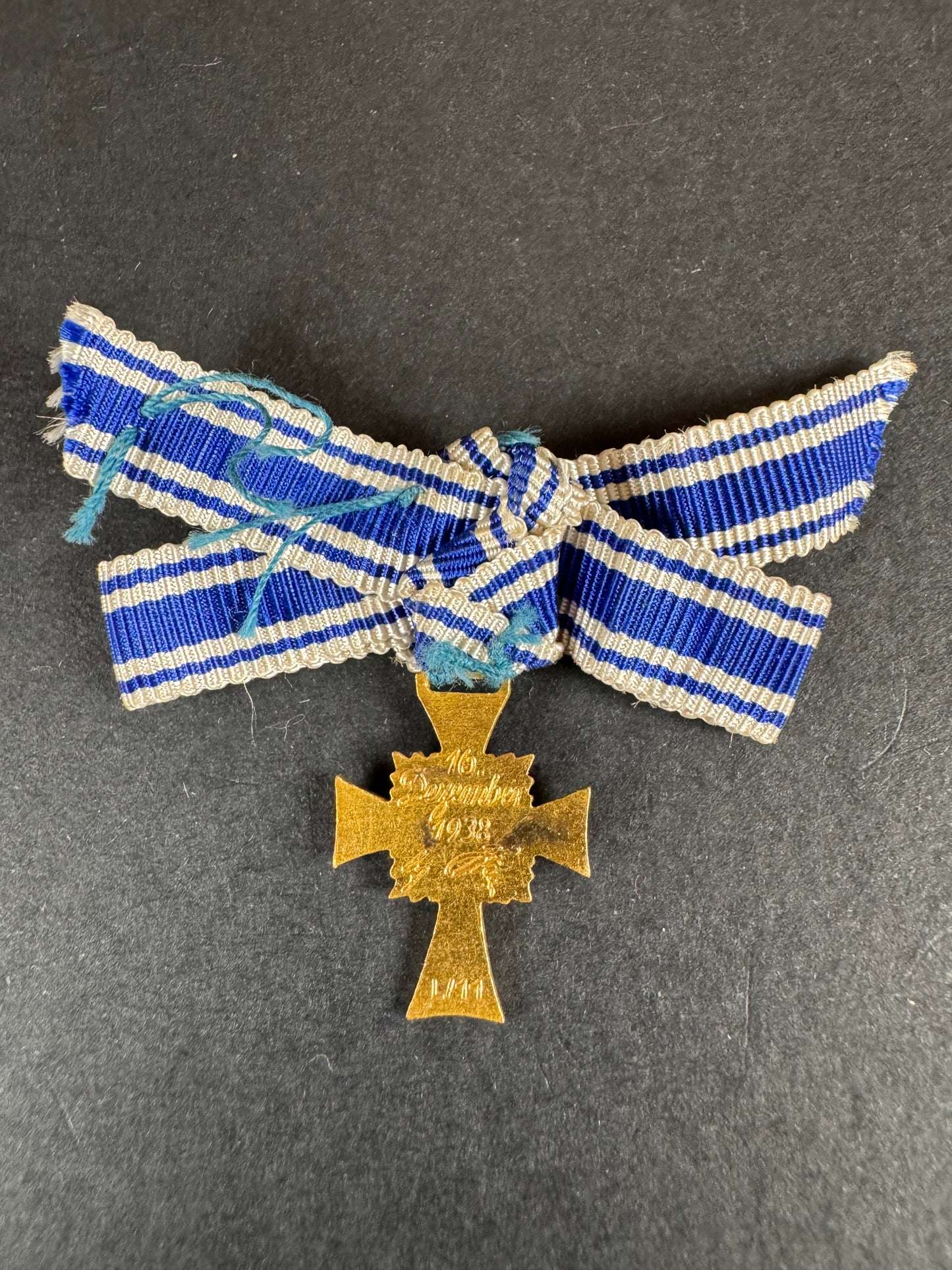 Photo 3 of Third Reich Mother's Cross of Honour in Gold Miniature - collectible militaria item