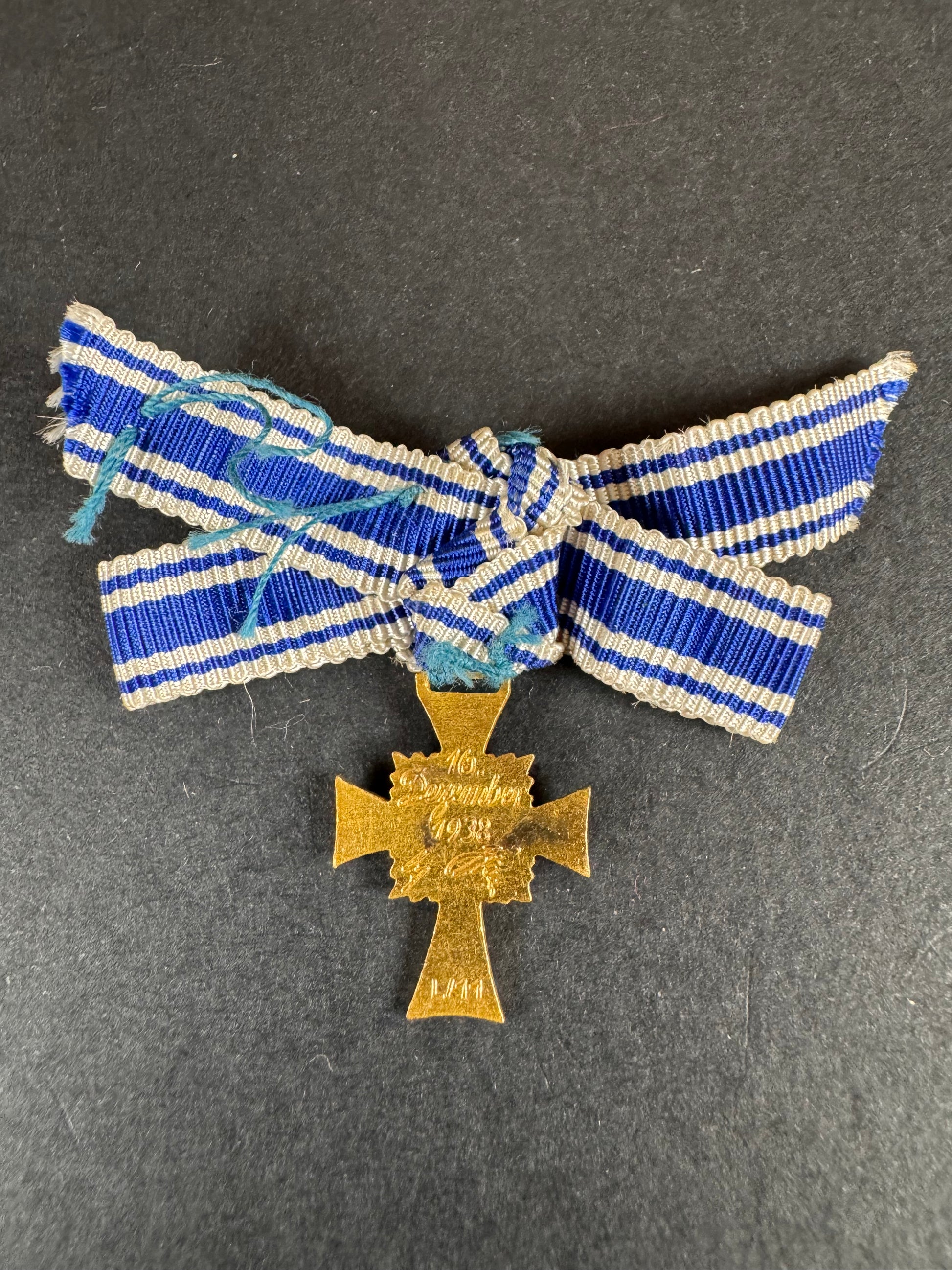 Photo 3 of Third Reich Mother's Cross of Honour in Gold Miniature - collectible militaria item