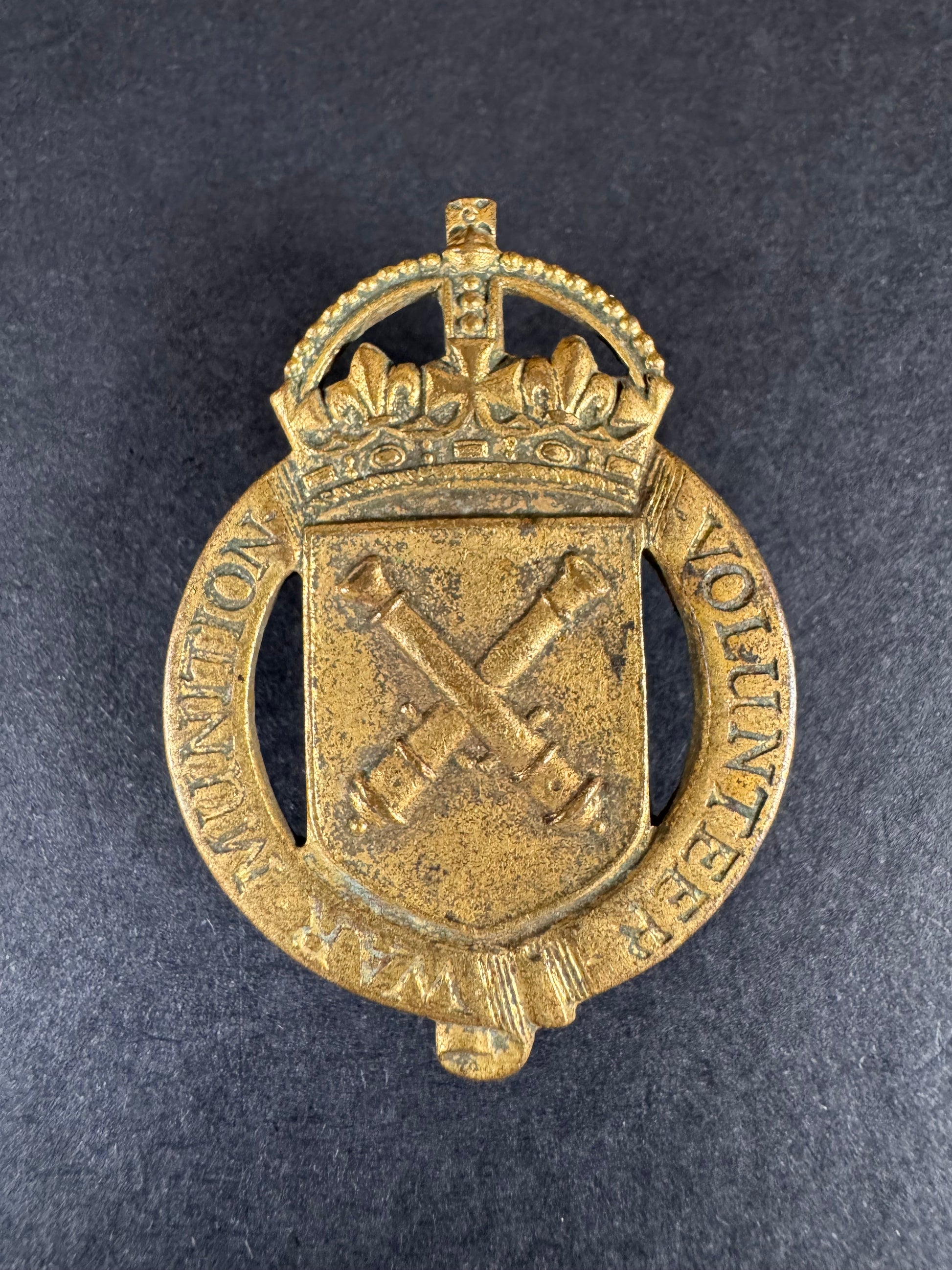 Photo 1 of WW1 British War Munitions Factory Volunteers Lapel Badge - collectible militaria item