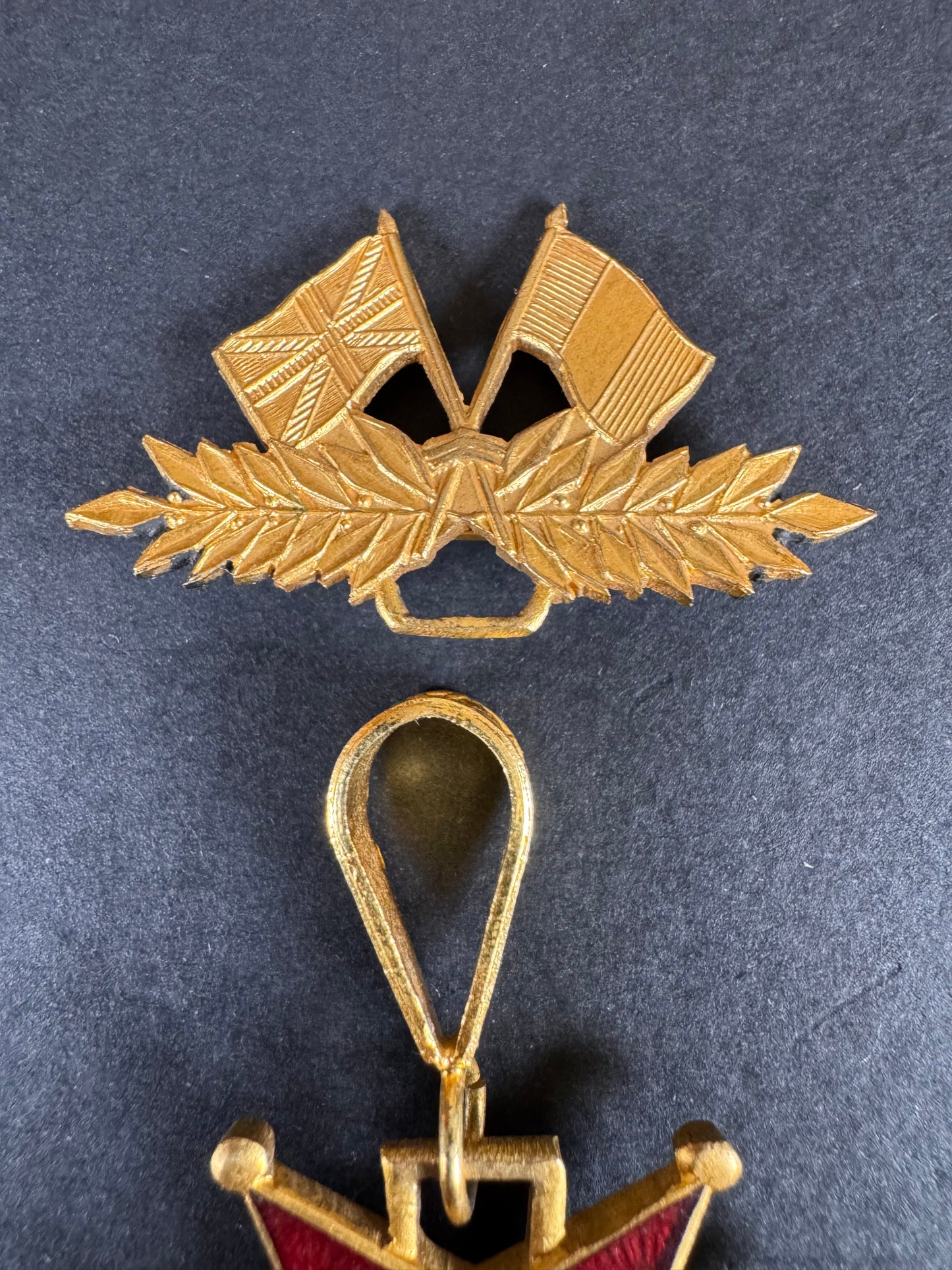 Photo 3 of WW2 Franco British Association Medal For World War II Actions 1940-1944 - collectible militaria item