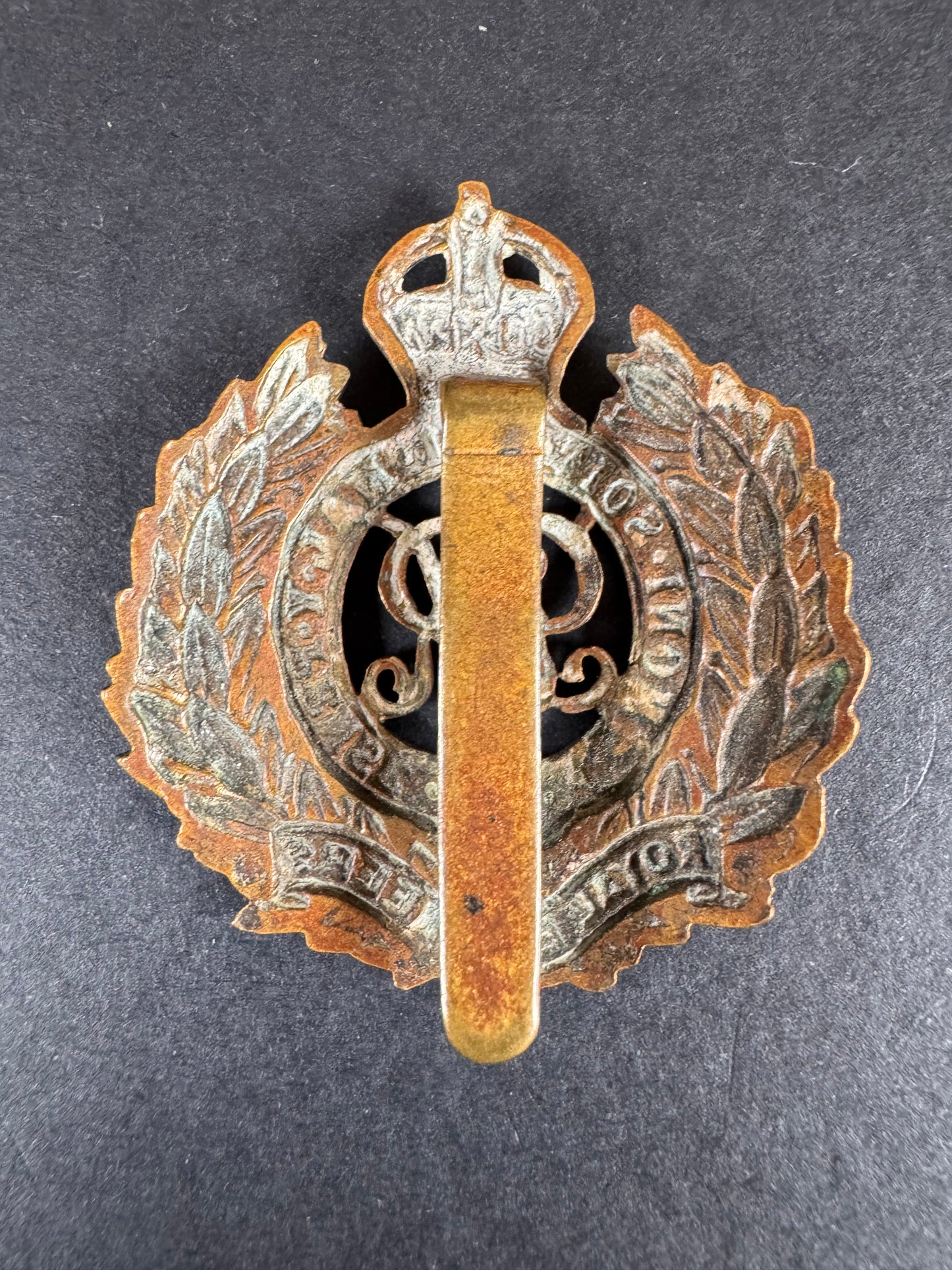 Photo 2 of WW1 British Army Royal Engineers Cap Badge - collectible militaria item