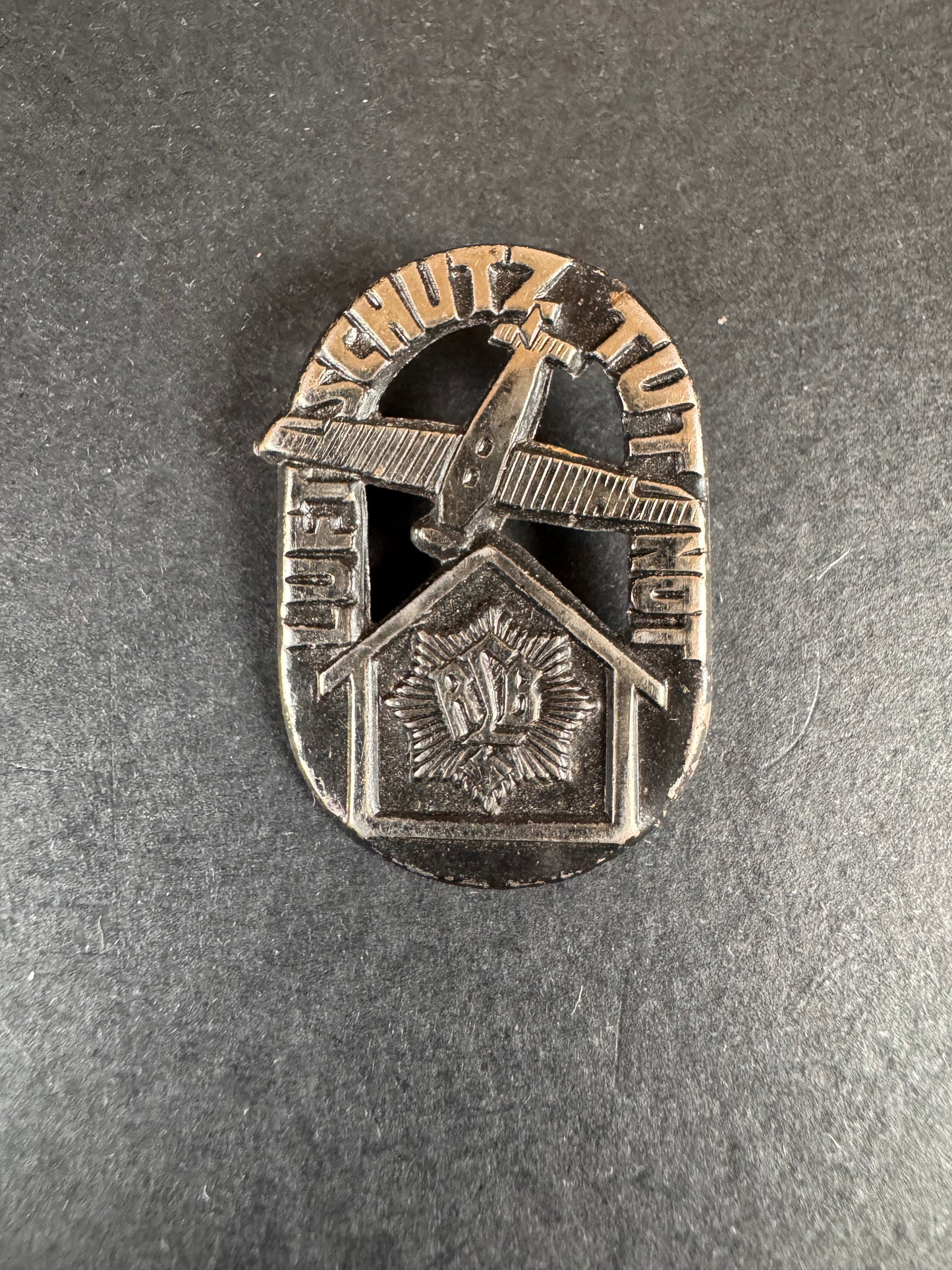 Photo 2 of RLB "Luftschutz Tut Not" Air Defences Donation Tinnie - collectible militaria item