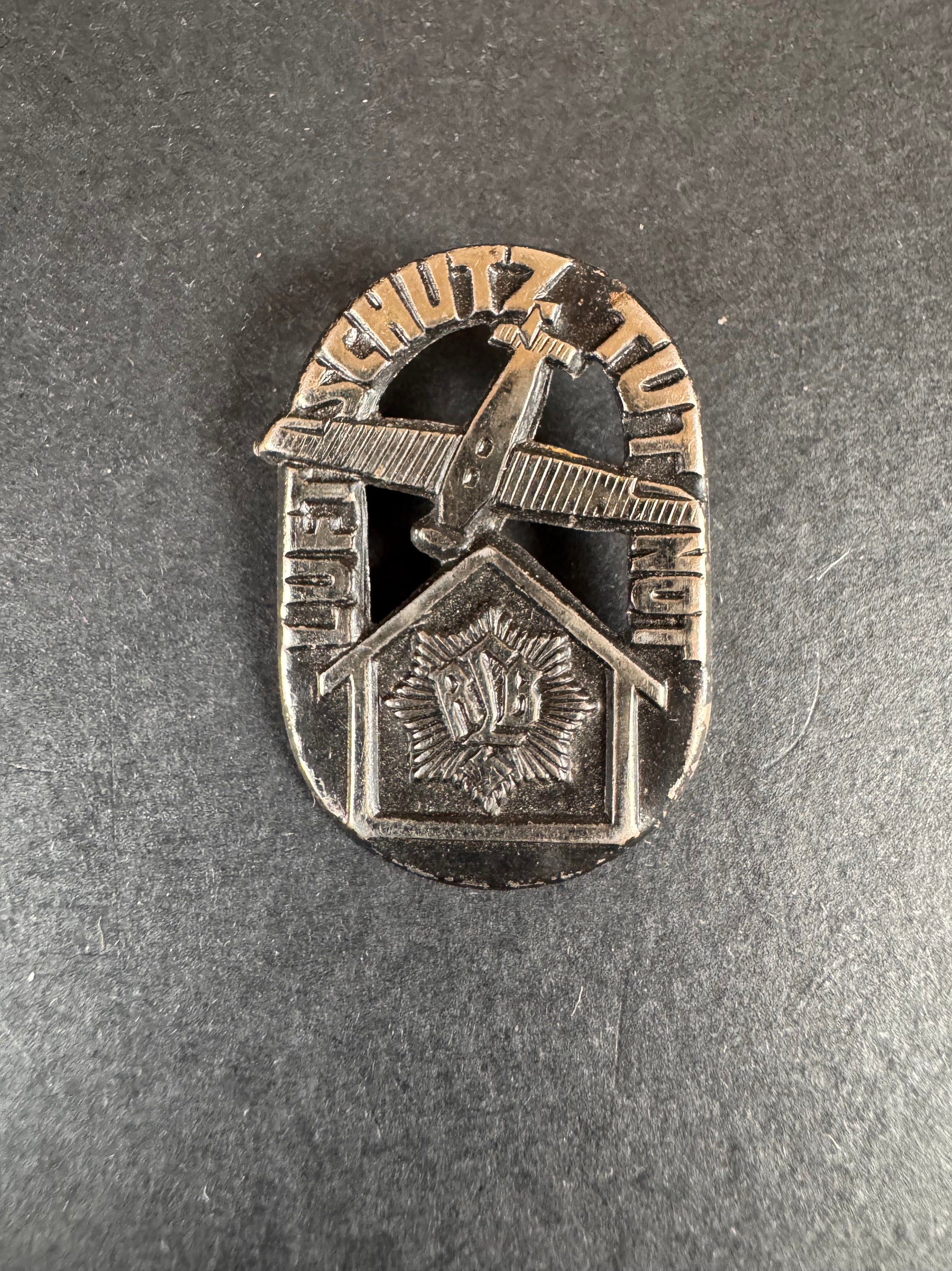 Photo 2 of RLB "Luftschutz Tut Not" Air Defences Donation Tinnie - collectible militaria item