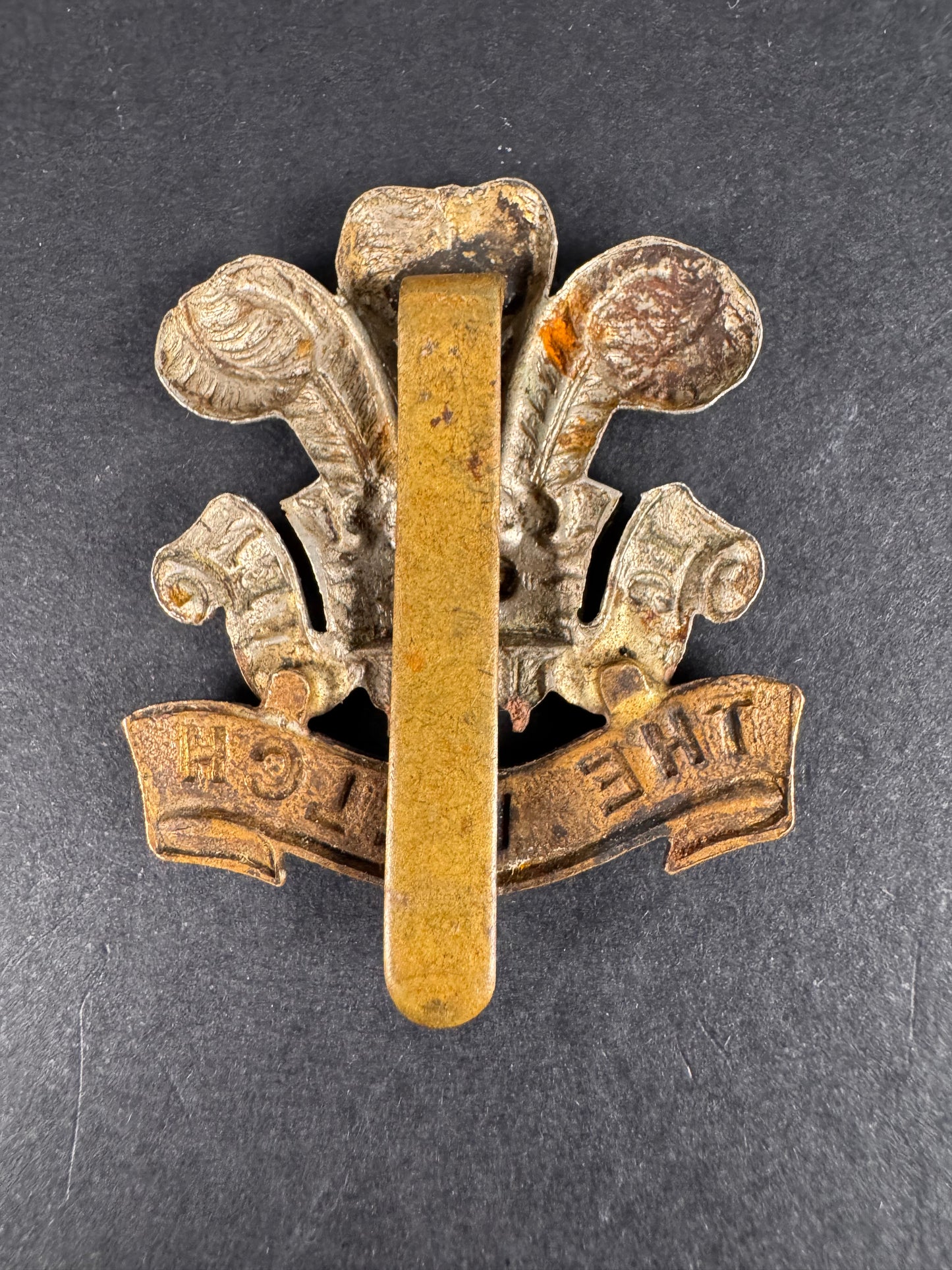 Photo 2 of WW2 British Army Welch (Welsh) Regiment Cap Badge - collectible militaria item