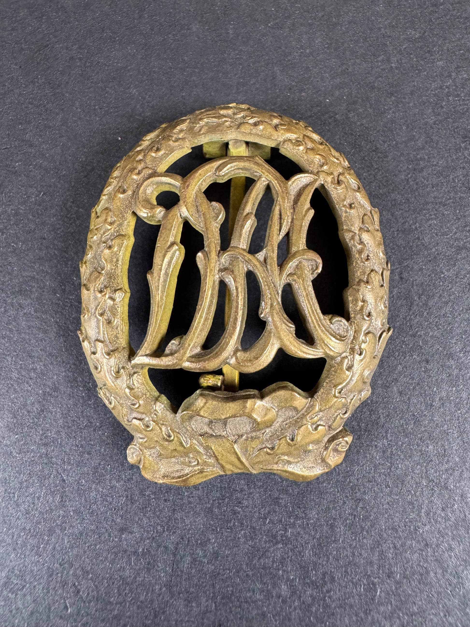 Photo 1 of Weimar Republic Germany DRA Sports Badge in Bronze - collectible militaria item