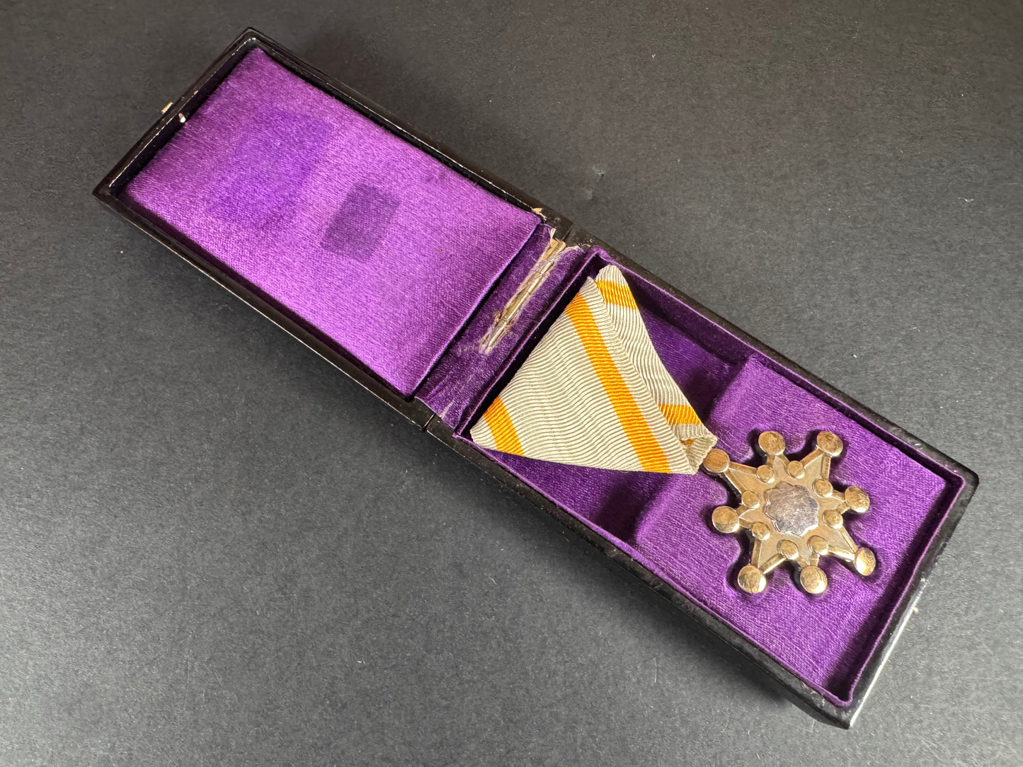 Japanese Order of the Sacred Treasure 8th Class, Cased Medal