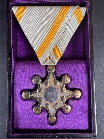 Japanese Order of the Sacred Treasure 8th Class, Cased Medal