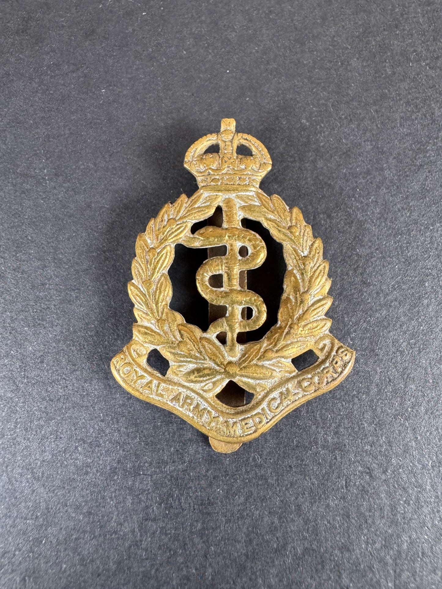 Photo 1 of WW1 British Royal Army Medical Corps Cap Badge - collectible militaria item