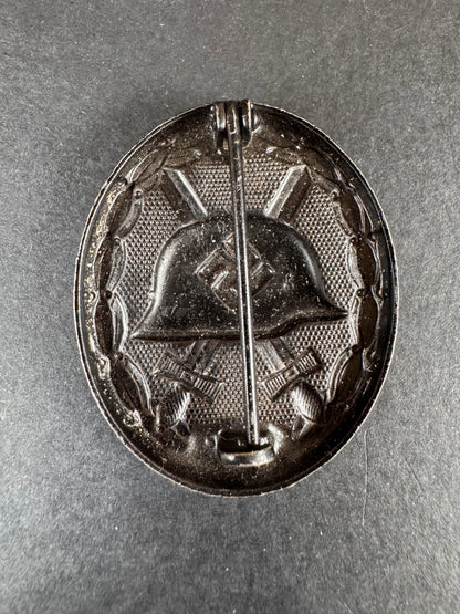 Photo 3 of WW2 German 1939 Black Wound Badge - collectible militaria item