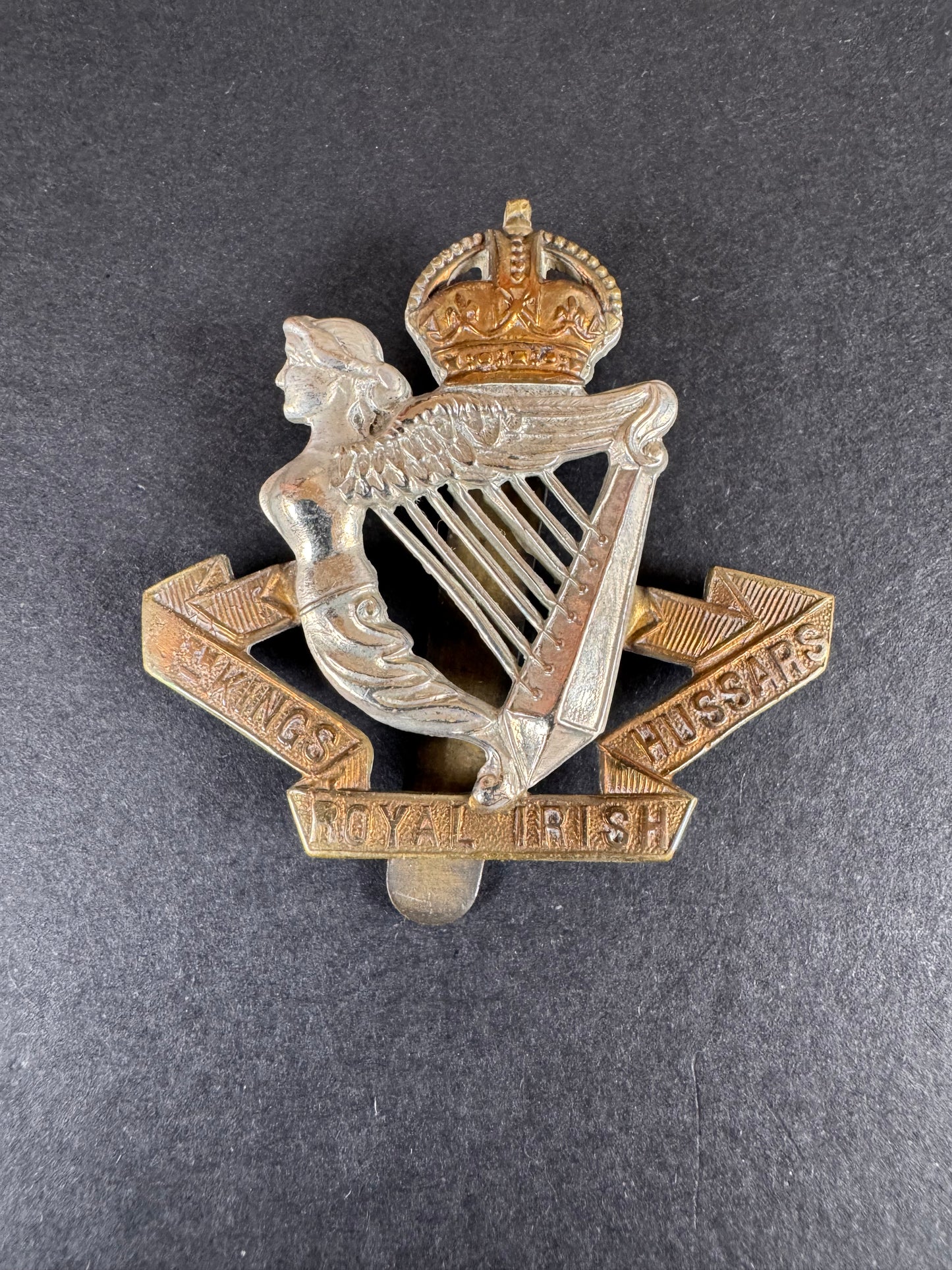 Photo 1 of WW1 British Army 8th King's Royal Irish Hussars Cap Badge - collectible militaria item