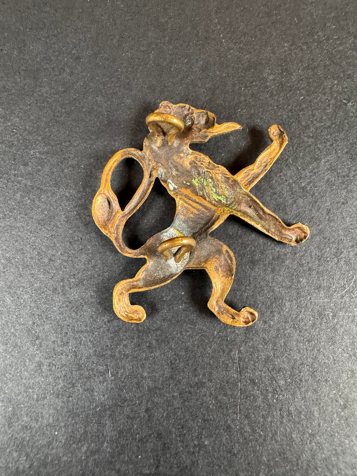 Photo 2 of WW2 Belgian Army In Exile (Free Belgium Forces) Cap Badge - collectible militaria item
