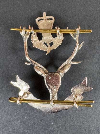 Photo 2 of After WW2 British Army Queen's Own Highlanders Officer Cap Badge - collectible militaria item