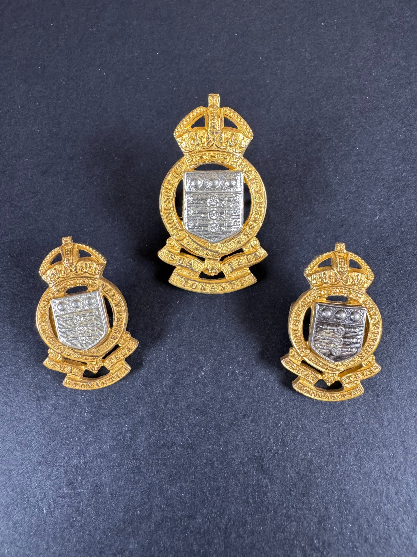 Korean War British Royal Army Ordnance Corps Officer's Cap & Collar Badges