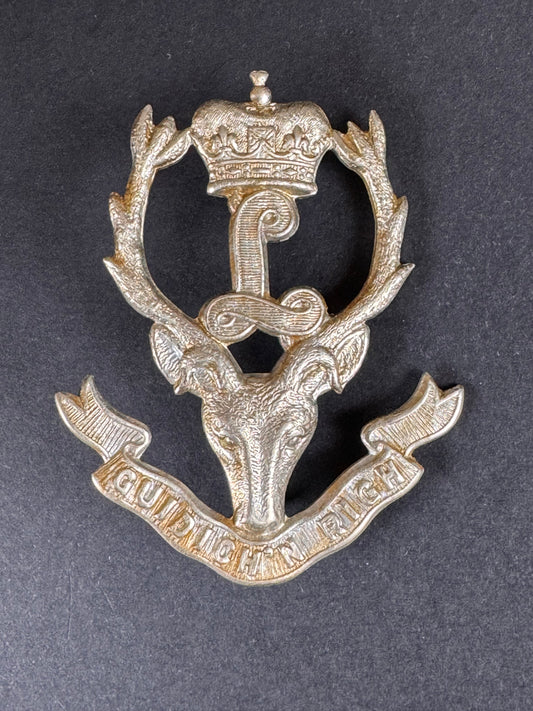 Photo 1 of WW2 Canadian Seaforth Highlanders of Canada Cap Badge - collectible militaria item