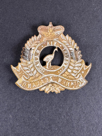 Photo 2 of WW1 New Zealand Army 20th Reinforcements Cap Badge ANZAC NZEF - collectible militaria item
