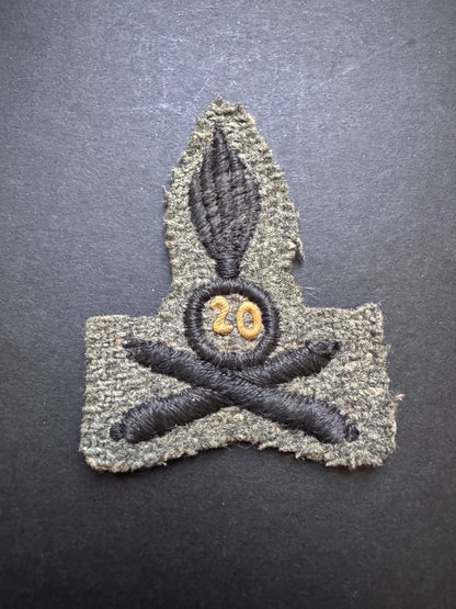 Photo 1 of WW2 Italian Army 20th Artillery Regiment Officer's Cap Badge - collectible militaria item