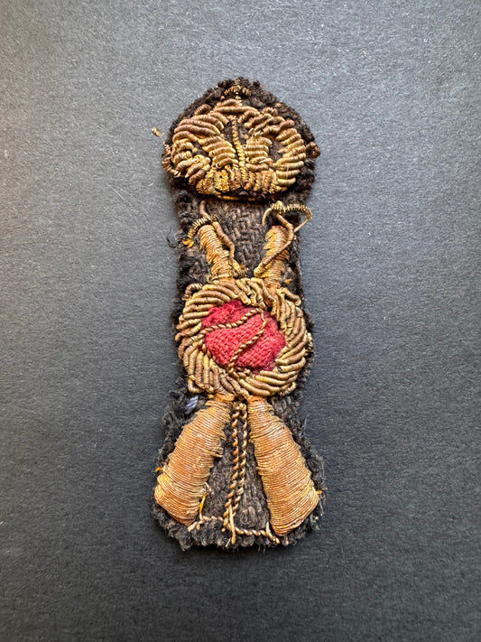 Photo 1 of WW2 Italian Army Infantry Officer's Cap Badge - collectible militaria item