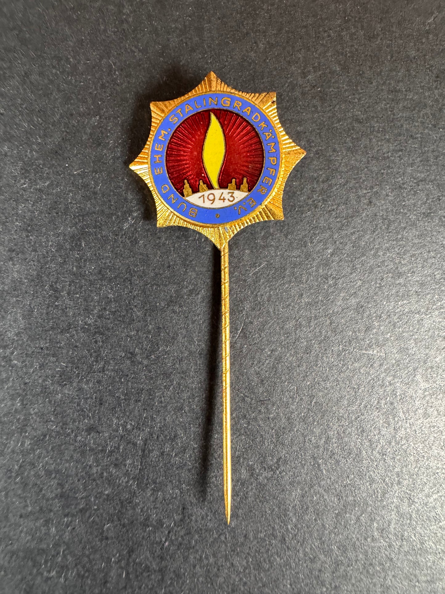 Photo 1 of Stalingrad Veteran's Membership Stickpin Badge - collectible militaria item