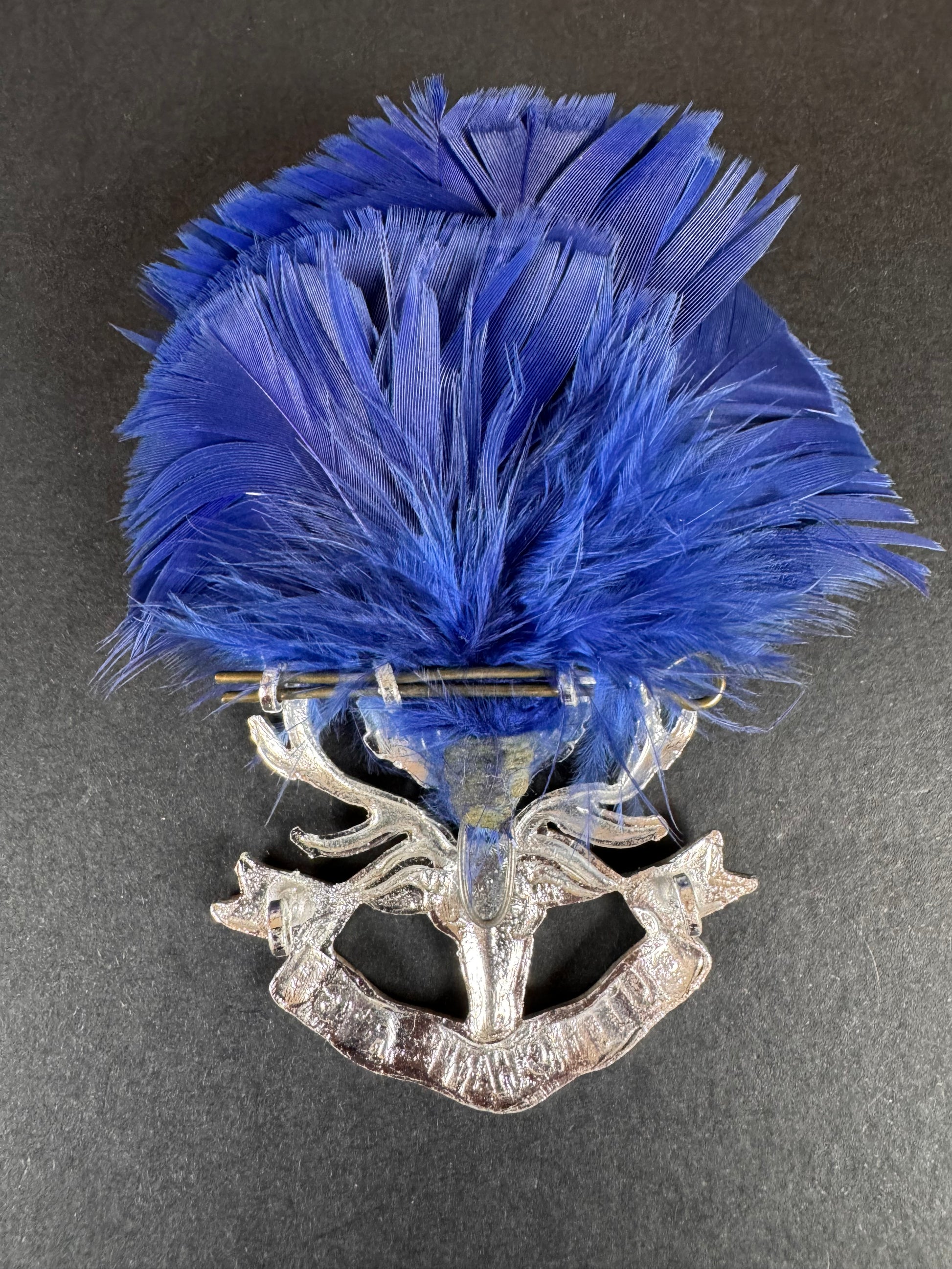 Photo 2 of After WW2 British Army Queens Own Highlanders Anodised Cap Badge - collectible militaria item
