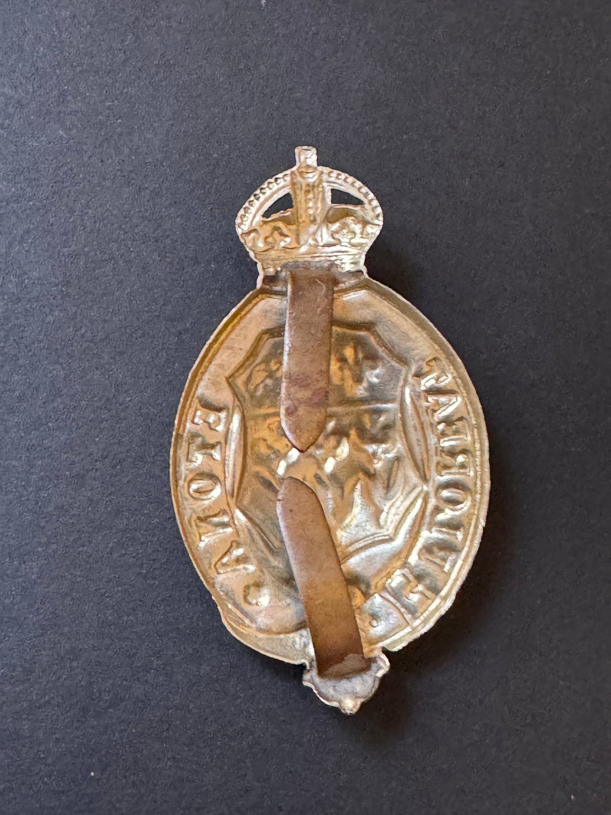 Photo 2 of WW2 British Army Eton College Officer Training Corps Cap Badge OTC - collectible militaria item
