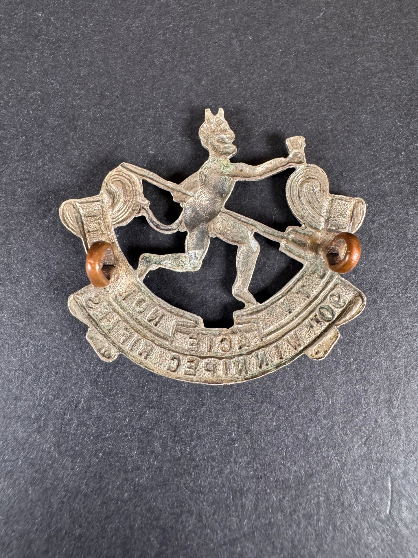 Photo 2 of WW1 Canadian Army 90th Winnipeg Rifles Cap Badge - collectible militaria item