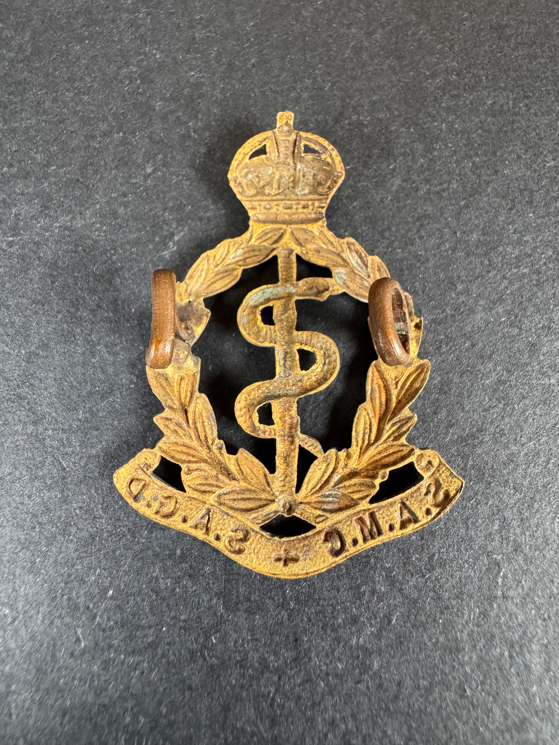 Photo 2 of WW2 South African Army Medical Corps Cap Badge SAMC SAGD - collectible militaria item