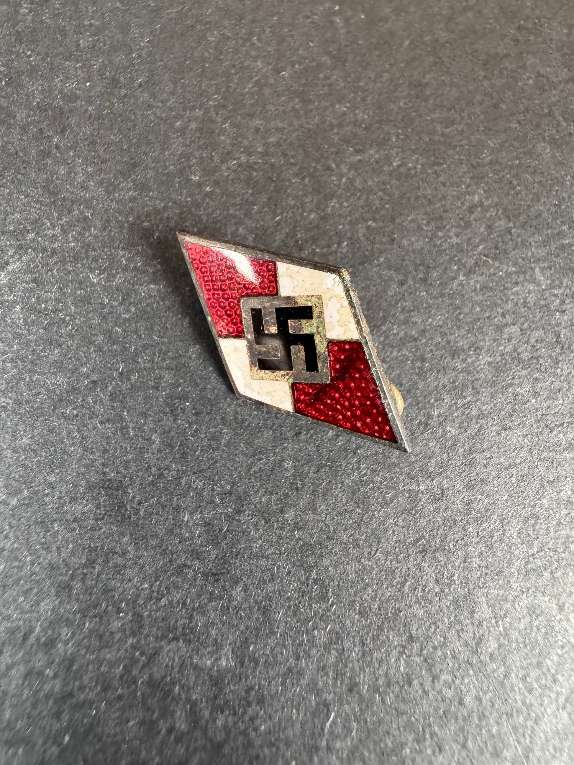 Photo 2 of Third Reich Hitler Youth Membership Badge RZM M1/48 - collectible militaria item