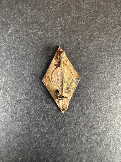 Photo 3 of Third Reich Hitler Youth Membership Badge RZM M1/48 - collectible militaria item