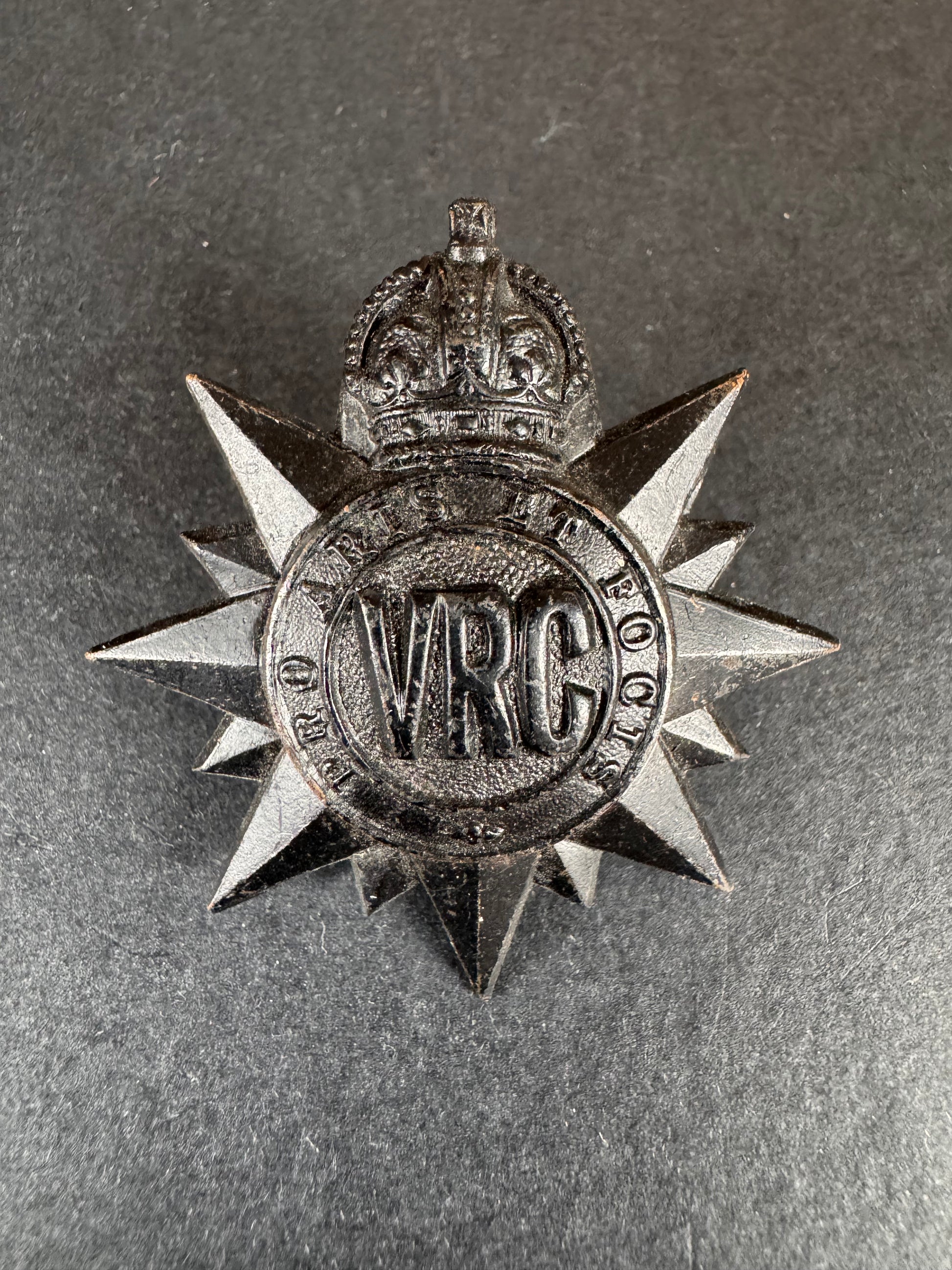 Photo 1 of WW2 Canadian Army Victoria Rifles of Canada Cap Badge - collectible militaria item