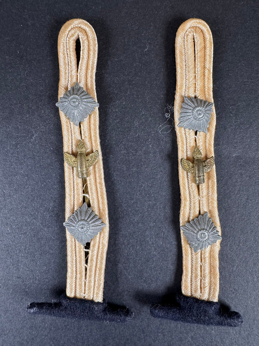 Photo 1 of WW2 German Kriegsmarine Coastal Artillery Officer Candidate Shoulder Straps - collectible militaria item