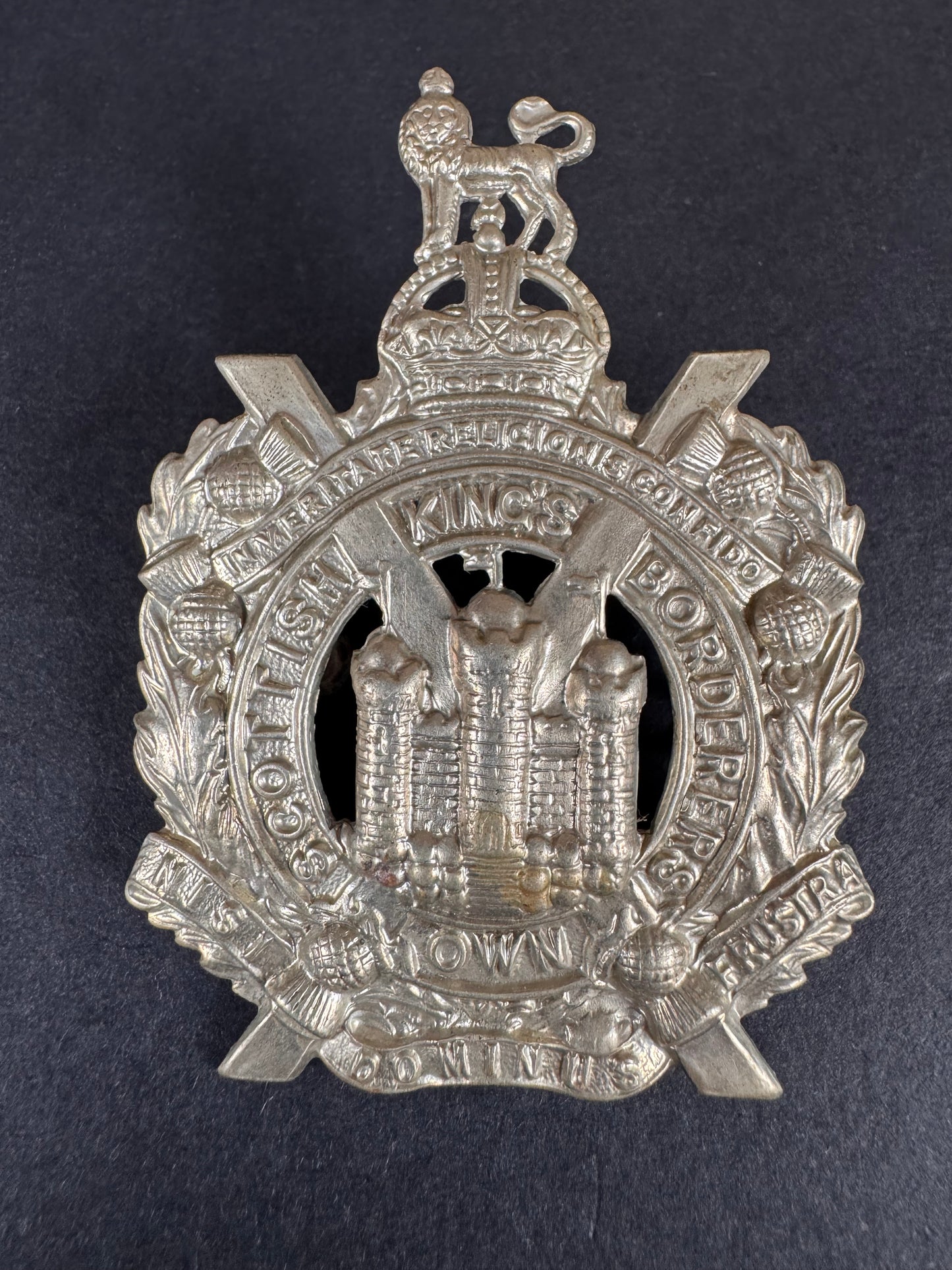 Photo 1 of WW1 British Army King's Own Scottish Borderers Regiment Cap Badge - collectible militaria item