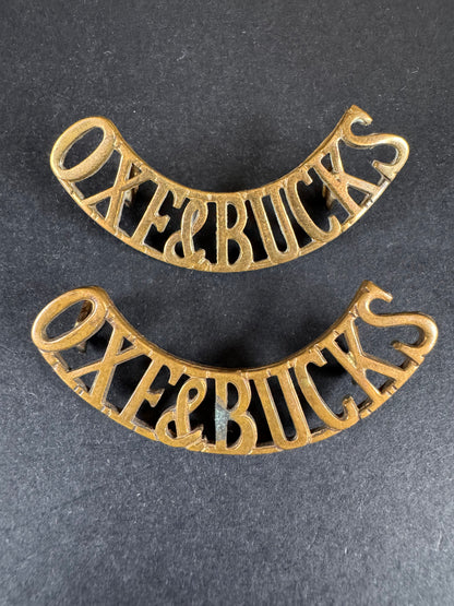 Photo 1 of WW1 British Army Oxfordshire & Buckinghamshire Regiment Uniform Shoulder Titles - collectible militaria item