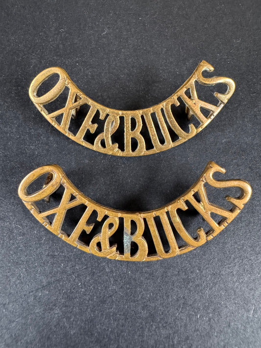 Photo 1 of WW1 British Army Oxfordshire & Buckinghamshire Regiment Uniform Shoulder Titles - collectible militaria item
