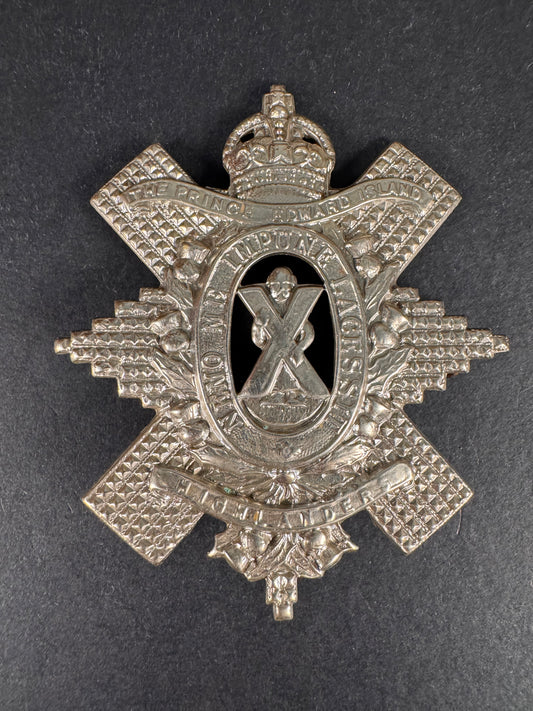 Photo 1 of WW2 Canadian Army Prince Edward Island Highlanders Cap Badge - collectible militaria item