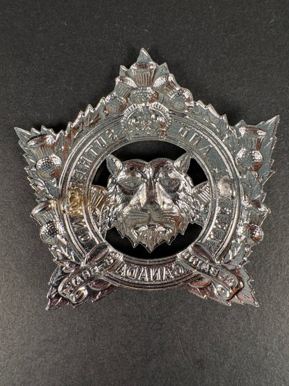 Photo 2 of WW2 Canadian Army Argyll & Sutherland Highlanders Of Canada Cap Badge - collectible militaria item