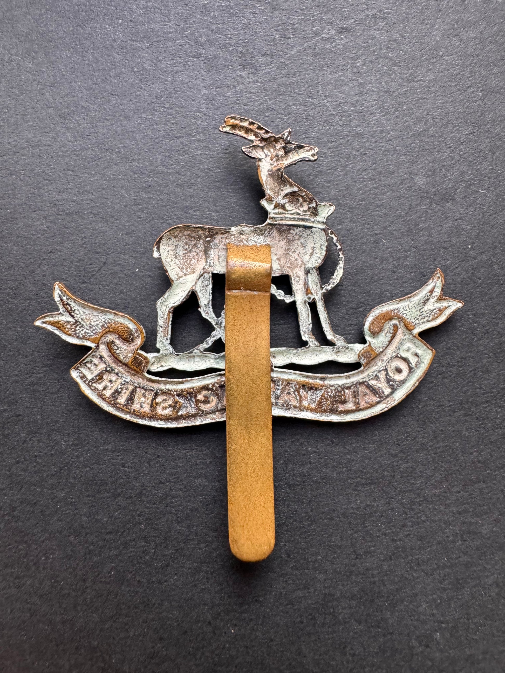 Photo 2 of WW1 British Army Royal Warwickshire Regiment Economy Brass Cap Badge - collectible militaria item