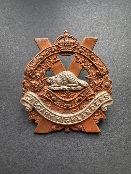 Photo 1 of WW2 Canadian Army Calgary Highlanders Cap Badge - collectible militaria item
