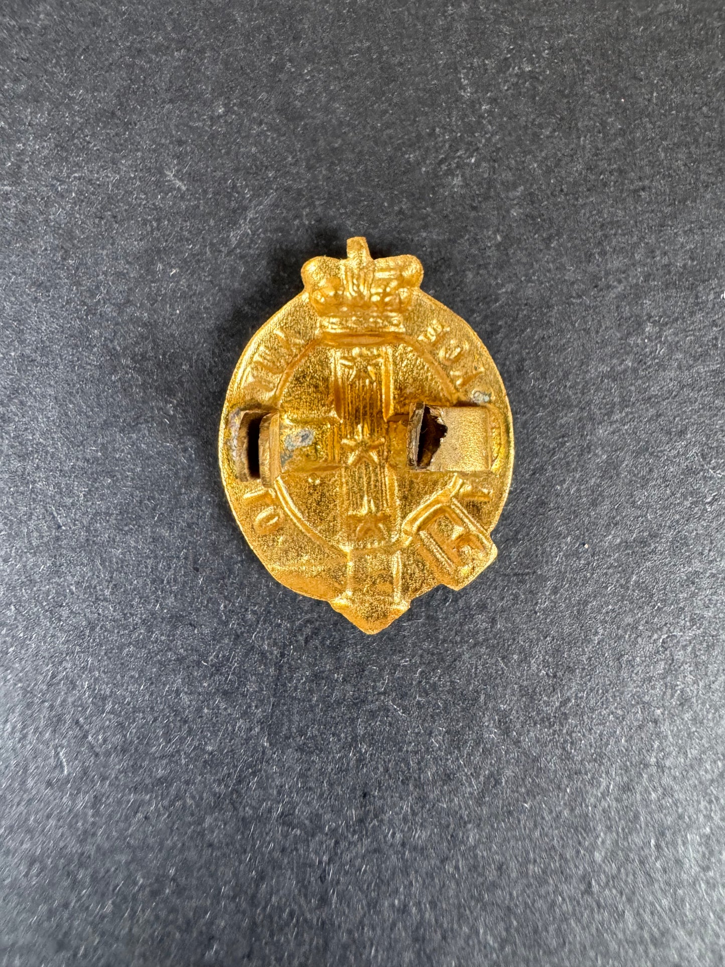 Photo 2 of Pre WW1 Victorian Australian Volunteer Rifles Collar Badge - collectible militaria item