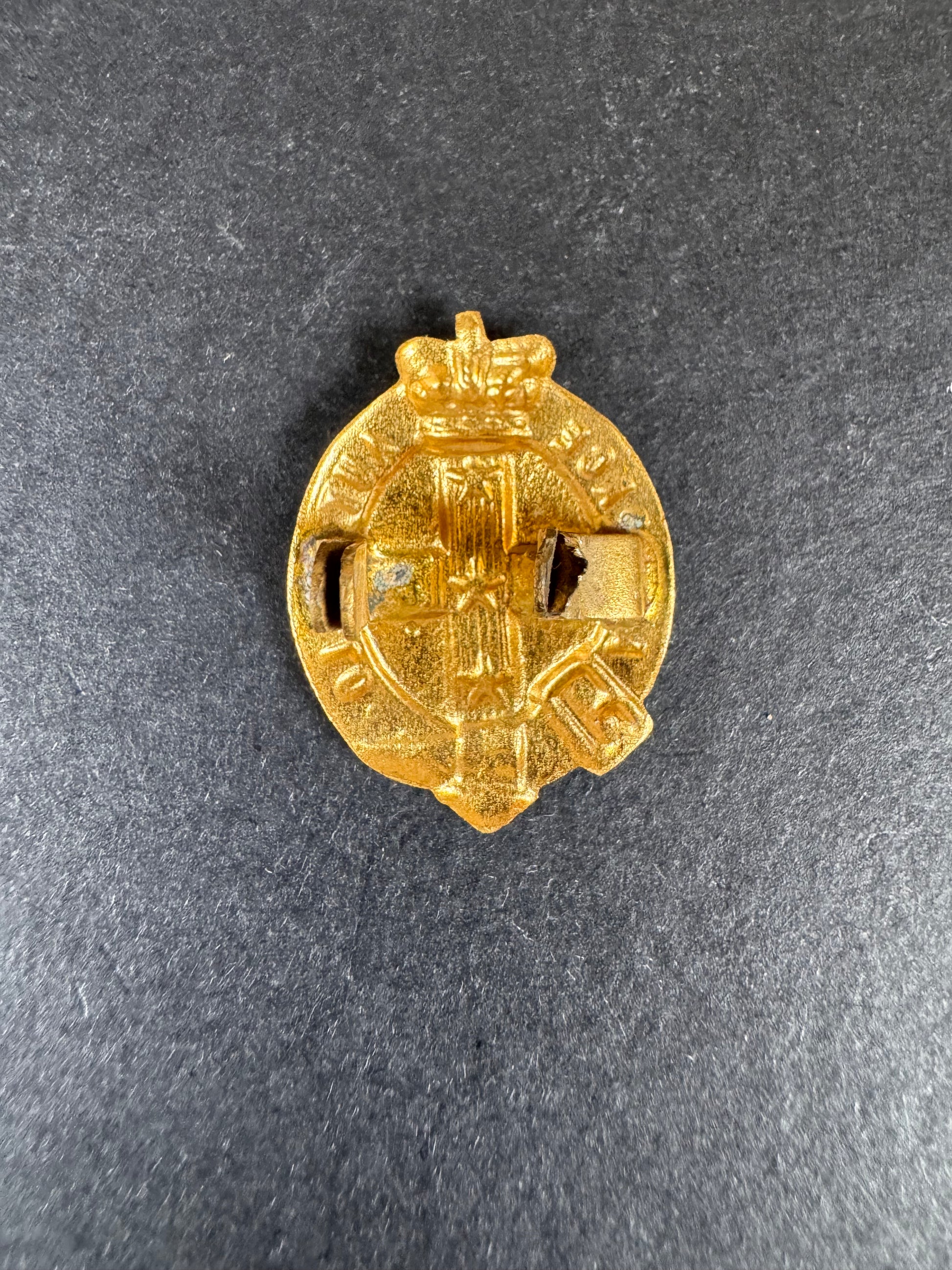 Photo 2 of Pre WW1 Victorian Australian Volunteer Rifles Collar Badge - collectible militaria item